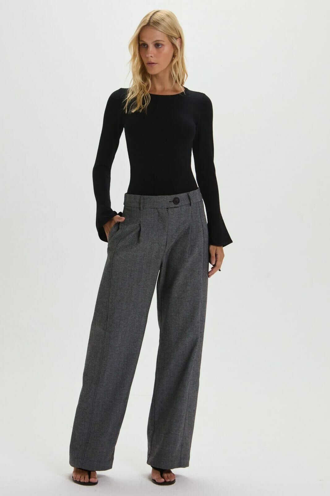 Imagem de Blusa Liah Preta Le Blog